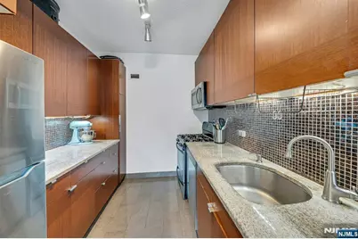 7002 Jfk Blvd E 16H #16H, Guttenberg, NJ 07093 - Photo 3