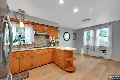 35 Colling Avenue, Rochelle Park Township, NJ 07662 - Photo 11