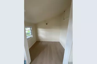 131 Delafield Avenue 3Fl #3FL, Lyndhurst Township, NJ 07071 - Photo 5
