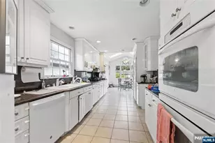 936 Red Rd, Teaneck Township, NJ 07666 - Photo 11