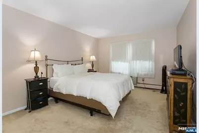 25 Market Street 4 #4, Saddle Brook Township, NJ 07663 - Photo 15