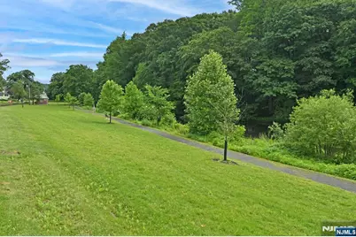 221 Lakeview Drive, Ridgewood, NJ 07450 - Photo 29