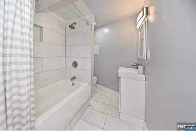 221 Lakeview Drive, Ridgewood, NJ 07450 - Photo 15