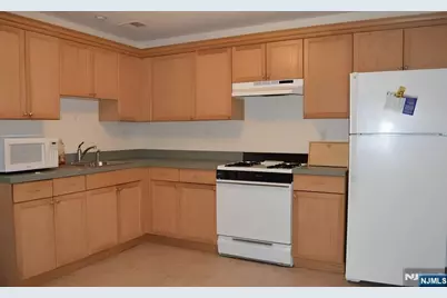 77 McKinley Avenue 1 #1, Lodi, NJ 07644 - Photo 3