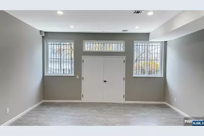 52 Holland Street, Newark, NJ 07103 - Photo 11