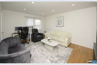 16-12 Plaza Road B #B, Fair Lawn, NJ 07410 - Photo 5