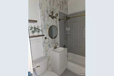 219-225 Main Street 4 #4, Ridgefield Park, NJ 07660 - Photo 7