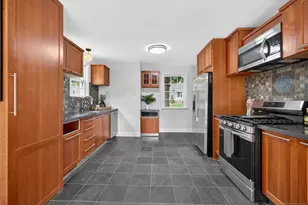 538 Coolidge Pl, Paramus, NJ 07652 - Photo 9