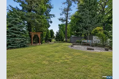 538 Coolidge Place, Paramus, NJ 07652 - Photo 35
