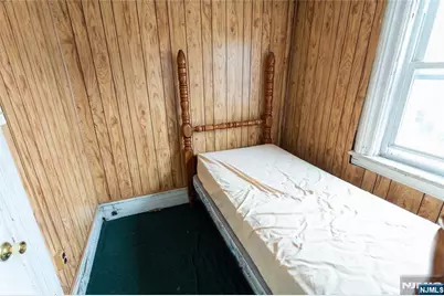 65 Taylor Street, Newark, NJ 07104 - Photo 19