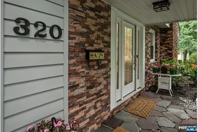 320 Monroe Avenue, Wyckoff Township, NJ 07481 - Photo 5