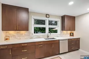 320 Monroe Ave, Wyckoff Township, NJ 07481 - Photo 17