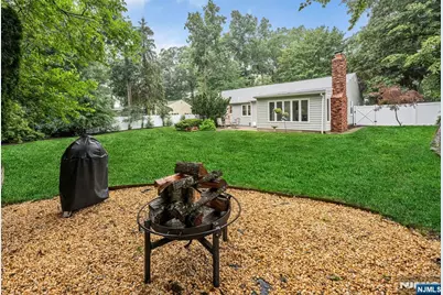 320 Monroe Avenue, Wyckoff Township, NJ 07481 - Photo 41