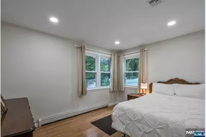 320 Monroe Avenue, Wyckoff Township, NJ 07481 - Photo 29
