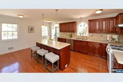 1641 Ardsley Court, Teaneck Township, NJ 07666 - Photo 9
