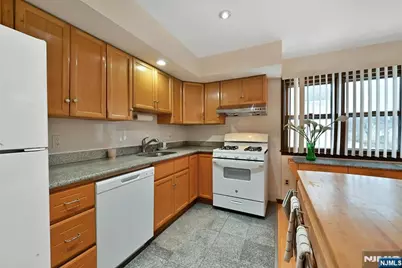 27 Beech Street, Hillsdale, NJ 07642 - Photo 13