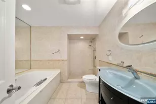 300 Gorge Road 1, Cliffside Park, NJ 07010 - Photo 15