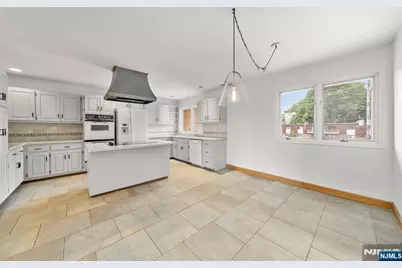 300 Gorge Road 1 #1, Cliffside Park, NJ 07010 - Photo 7