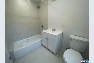 298 Farrant Terrace 1 #1, Teaneck Township, NJ 07666 - Photo 15