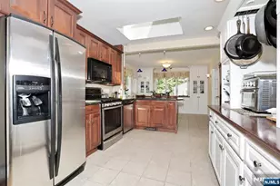 908 N Monroe St, Midland Park, NJ 07432 - Photo 9