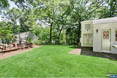 908 N Monroe Street, Midland Park, NJ 07432 - Photo 13