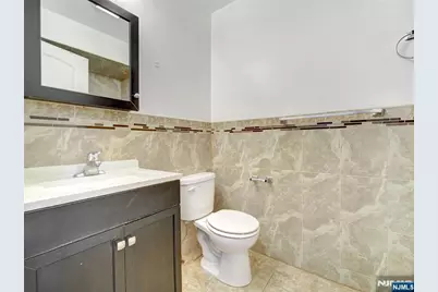 627 Hunterdon Street, Newark, NJ 07108 - Photo 15