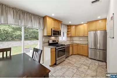 320 Ridgewood Blvd North, Washington Township, NJ 07676 - Photo 5