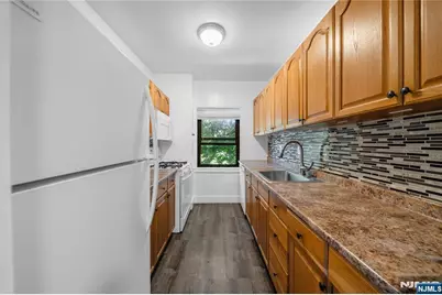81 Chester Place A2C #A2C, Englewood, NJ 07631 - Photo 7