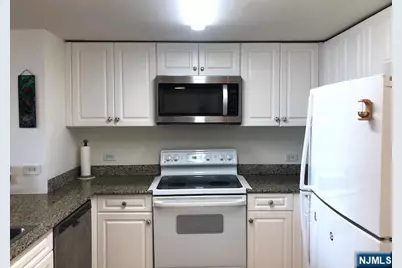 100 Old Palisade Road 803 #803, Fort Lee, NJ 07024 - Photo 9