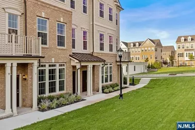 7 Leahy Drive, Wood Ridge, NJ 07075 - Photo 5