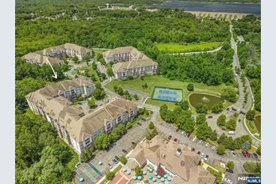 8421 Warrens Way 421 #421, Wanaque, NJ 07465 - Photo 5