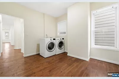 244 Clinton Avenue, Jersey City, NJ 07304 - Photo 35