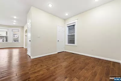244 Clinton Avenue, Jersey City, NJ 07304 - Photo 5