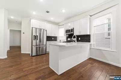 244 Clinton Avenue, Jersey City, NJ 07304 - Photo 11