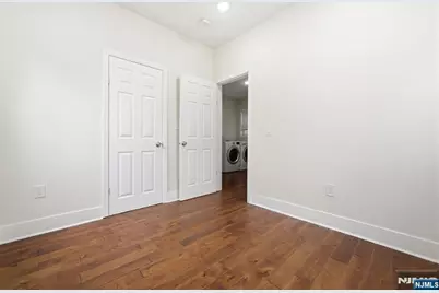 244 Clinton Avenue, Jersey City, NJ 07304 - Photo 31