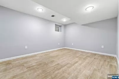 244 Clinton Avenue, Jersey City, NJ 07304 - Photo 41