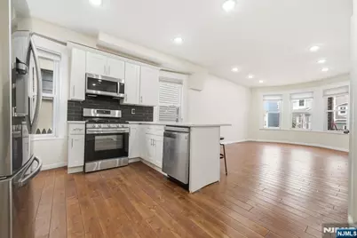 244 Clinton Avenue, Jersey City, NJ 07304 - Photo 9