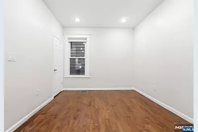 244 Clinton Avenue, Jersey City, NJ 07304 - Photo 15
