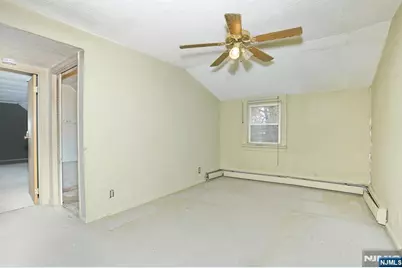 325 New Bridge Road, Bergenfield, NJ 07621 - Photo 27