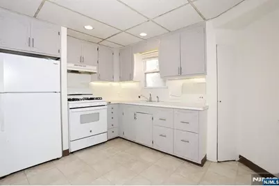 325 New Bridge Road, Bergenfield, NJ 07621 - Photo 9