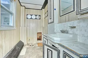325 New Bridge Rd, Bergenfield, NJ 07621 - Photo 41