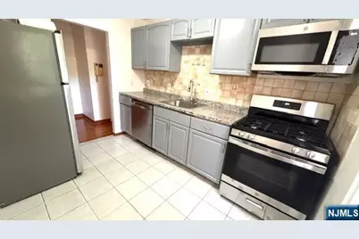 2350 Linwood Avenue 4E #4E, Fort Lee, NJ 07024 - Photo 9