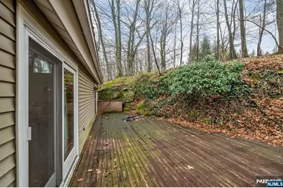 37 Berkshire Road, Woodcliff Lake, NJ 07677 - Photo 29