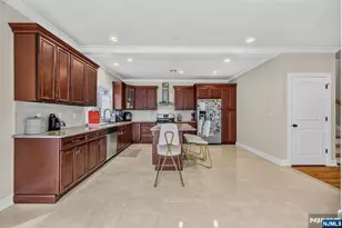 809 Edgewood Ln, Fort Lee, NJ 07024 - Photo 11