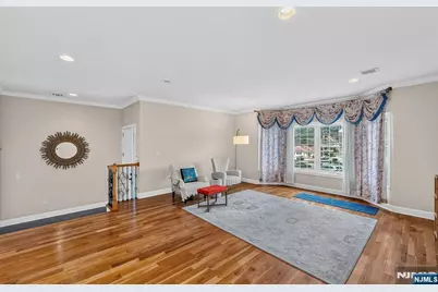 809 Edgewood Lane, Fort Lee, NJ 07024 - Photo 3