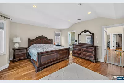 809 Edgewood Lane, Fort Lee, NJ 07024 - Photo 19
