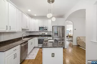 21 Chestnut Ct, Cedar Grove, NJ 07009 - Photo 3