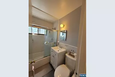 3021 Edwin Avenue 5J #5J, Fort Lee, NJ 07024 - Photo 3