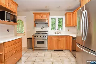 362 Cornell St, Wyckoff Township, NJ 07481 - Photo 9