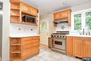 362 Cornell St, Wyckoff Township, NJ 07481 - Photo 11